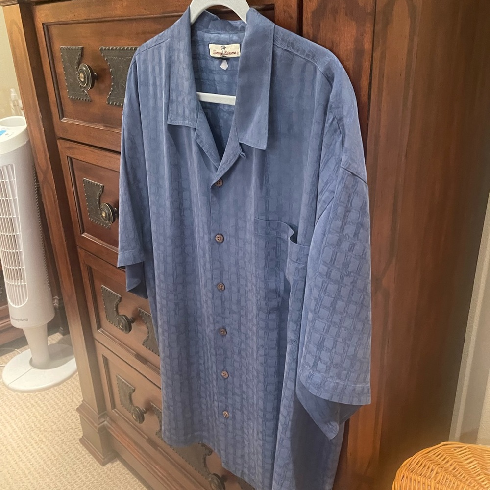 TOMMY BAHAMA LIGHT BLUE XXL SILK SHIRT; Generous sizing; Fabulous Fabric; $35